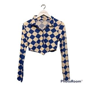 Fashion nova a day at the race | tan & blue checkered triangle crop button up| M